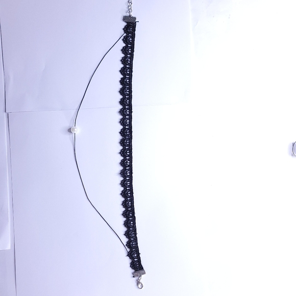 Multilayer Lace Choker Necklace - Picture 5 of 7